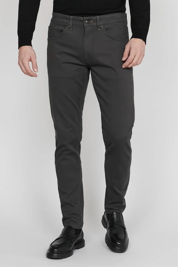Matinique Mapete Black Oyster Chinos